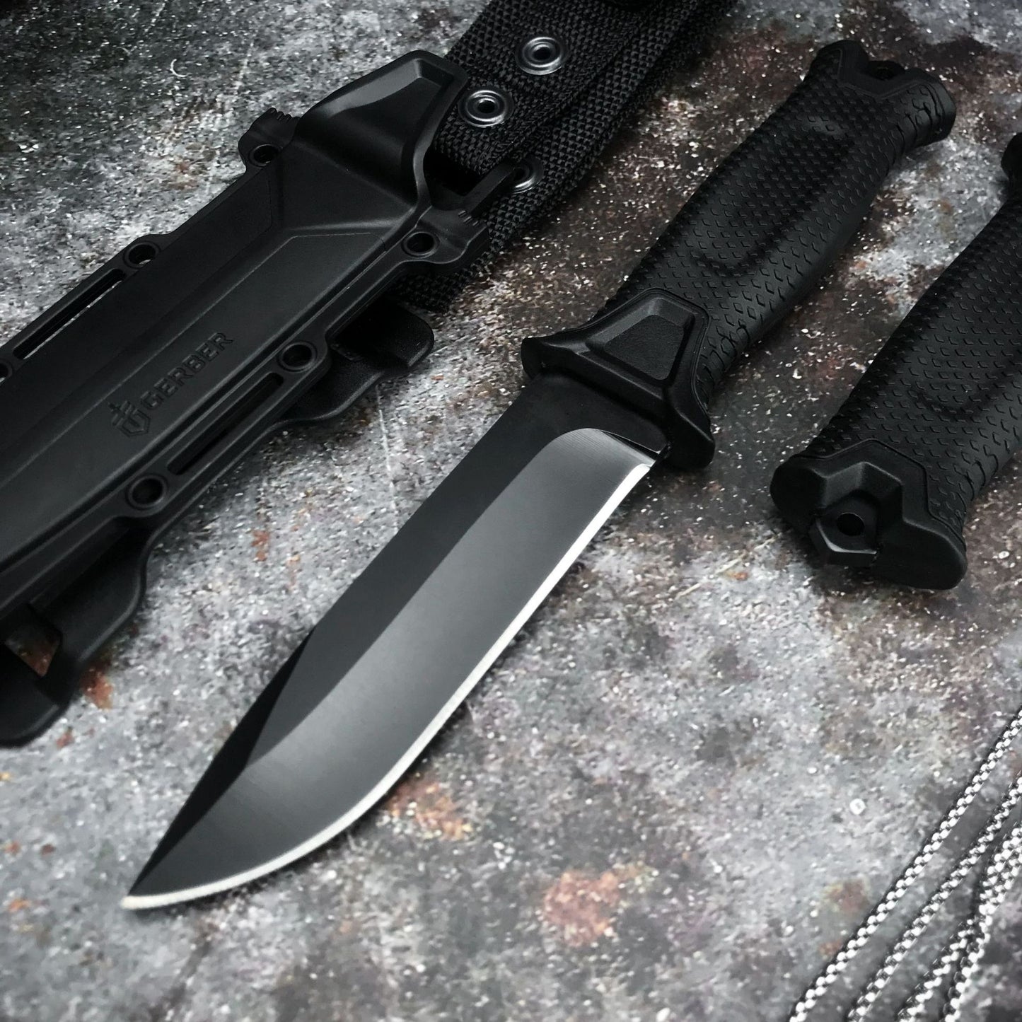 Multi-functional Tactical Knife | Fixed Blade | 59HRC | with Sheath & Ignition Rod